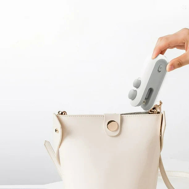 Small 2-in-1 Rechargeable Magnetic Snack Sealer
